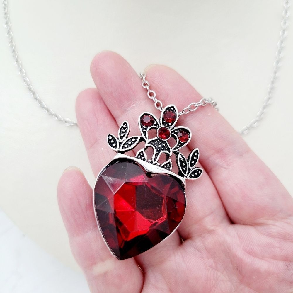 Brand New Red Heart Crown Silver Necklace